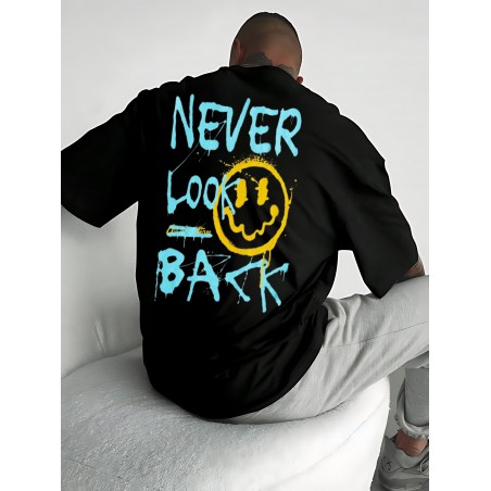 T shirt NEVER LOOK BACK Noir avec un design modern Oversize et style unique